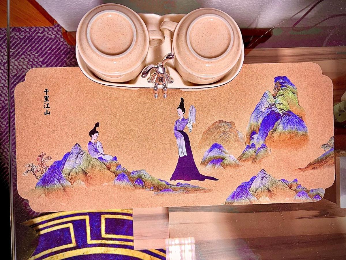 Stylish, Cozy & Quiet With One And Half In District 1 * Dusseldorf