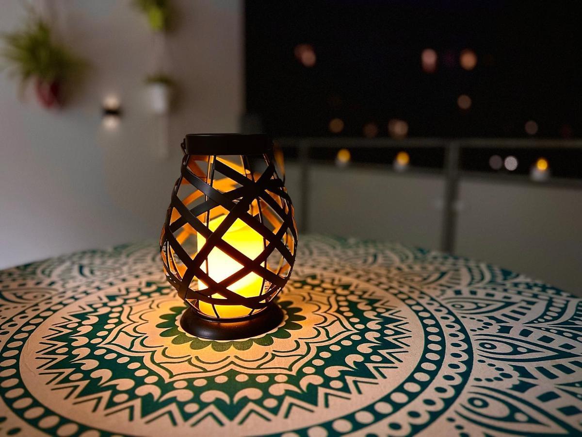 Apartment Stylish, Cozy & Quiet With One And Half In District 1 *