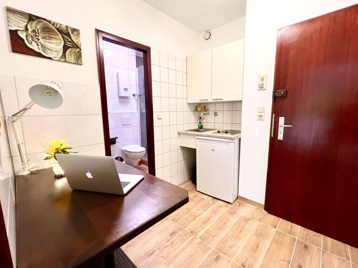 Stylish, Cozy & Quiet With One And Half In District 1 Apartment *