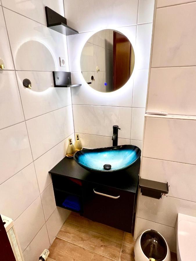 Stylish, Cozy & Quiet With One And Half In District 1 Apartment Dusseldorf