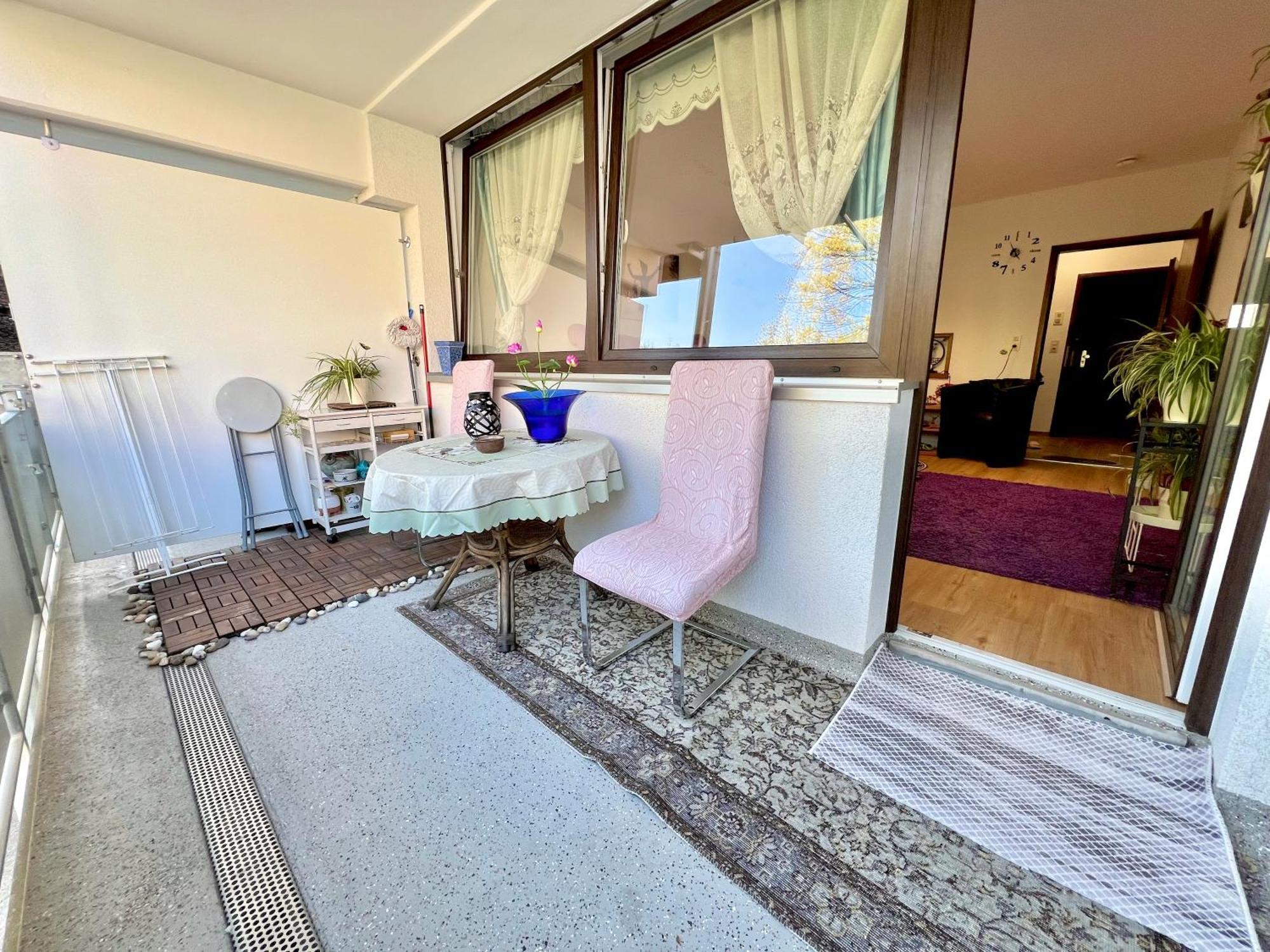 Stylish, Cozy & Quiet With One And Half In District 1 * Dusseldorf