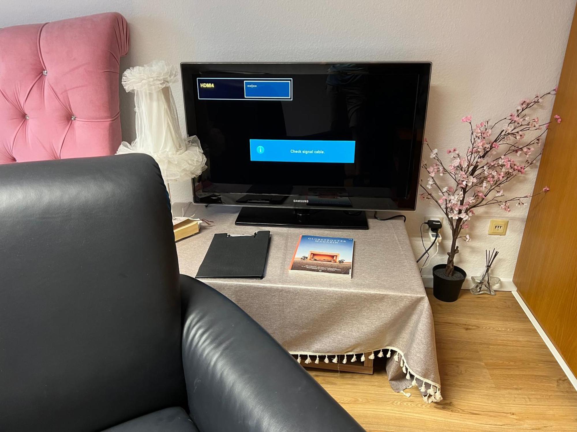 Stylish, Cozy & Quiet With One And Half In District 1