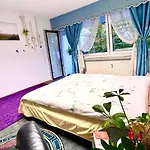 Stylish, Cozy & Quiet With One And Half In District 1 Appartement