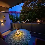 Stylish, Cozy & Quiet With One And Half In District 1 Apartment Dusseldorf