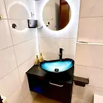 Stylish, Cozy & Quiet With One And Half In District 1 Appartement Düsseldorf