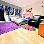 Stylish, Cozy & Quiet Apartment With One And Half Rooms In District 1