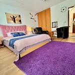 Appartement Stylish, Cozy & Quiet With One And Half In District 1 *