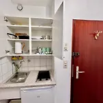 Stylish, Cozy & Quiet With One And Half In District 1 Appartement *